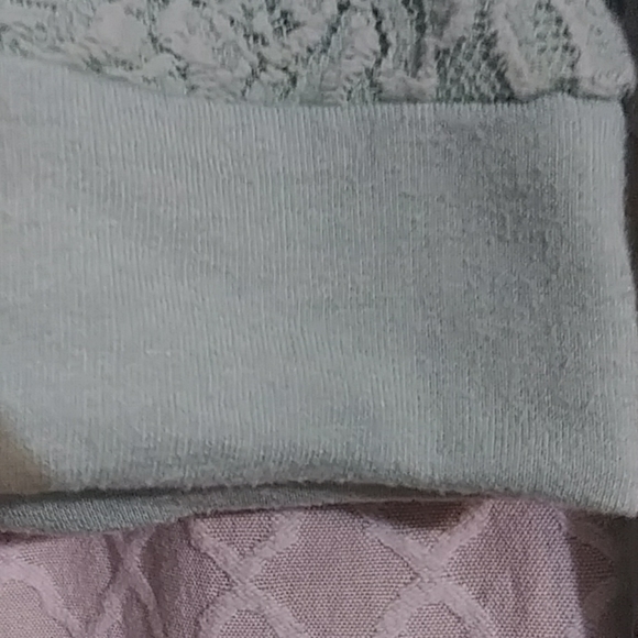 Lacey sweater - Picture 4 of 4